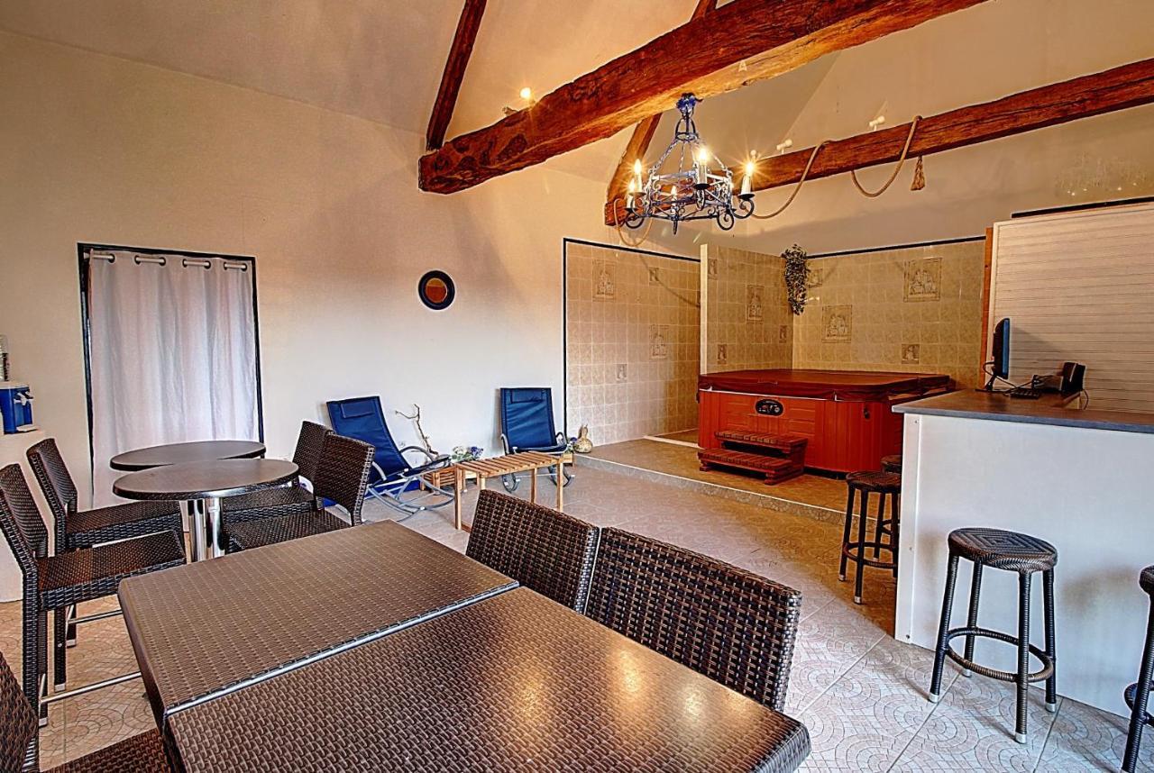 Gite De La Courtaudiere Le Petit-Pressigny Luaran gambar